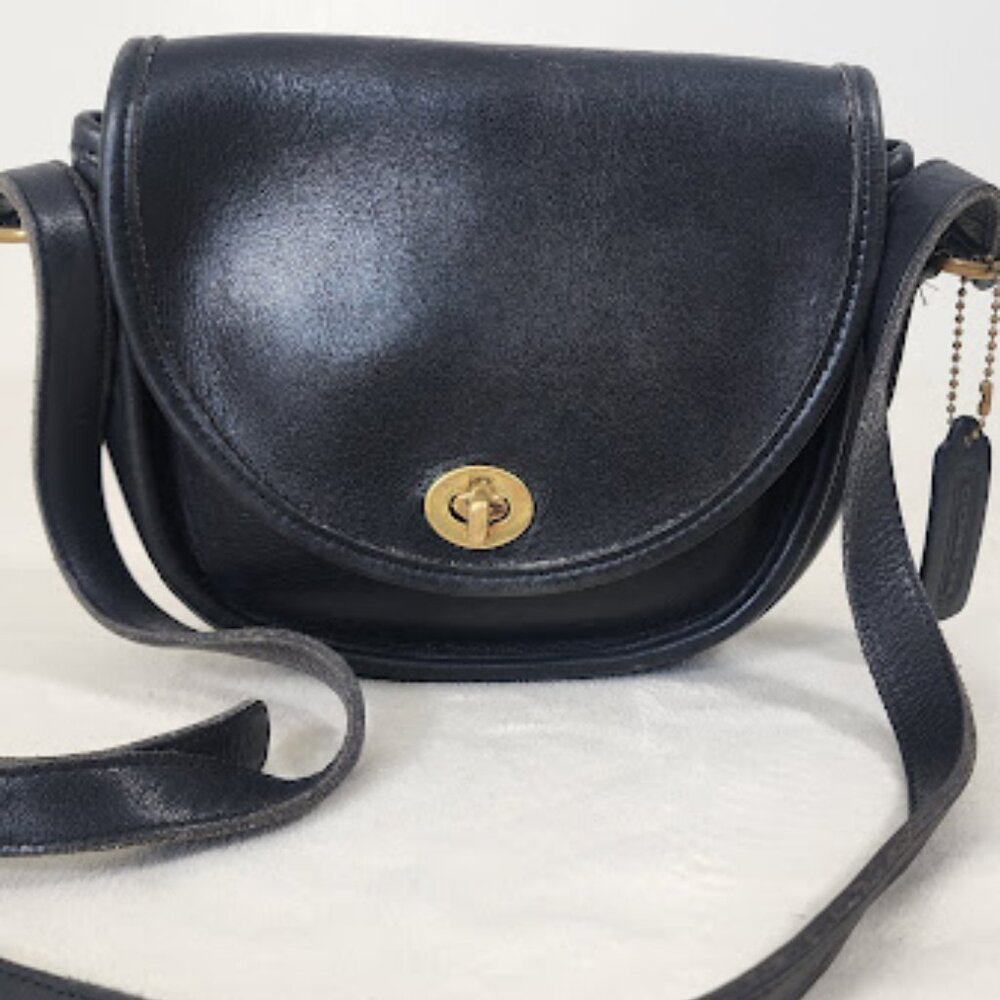 Coach Watson. Normal signs of use. Classic Vintage Piece.